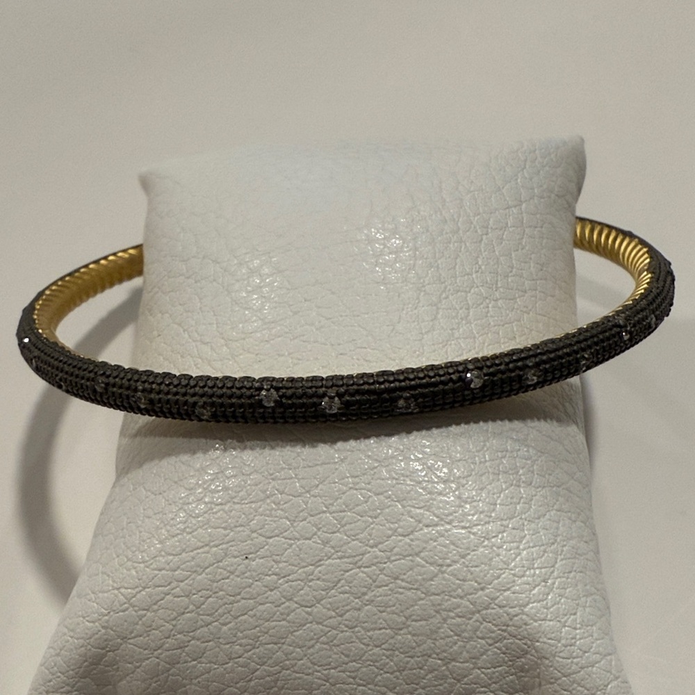 Black and Gold slide on Bangle Bracelet - Picture 2 of 4